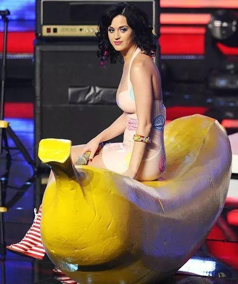 katy perry为什么叫水果姐呢（从水果姐姐变成铁T）(11)