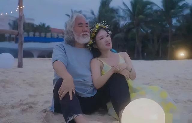 曾有四段短暂的婚姻史（7对老夫少妻有人一见钟情）(62)