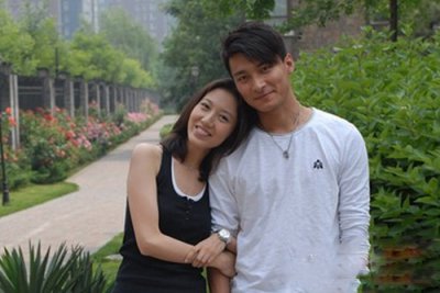 ​贺刚的老婆是高露吗结婚照是真的吗 高露老公个人资料介绍