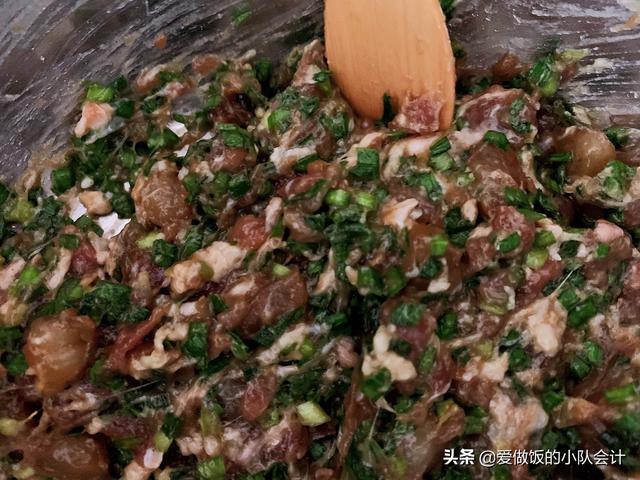 韭菜饺子肉馅怎么调好吃又嫩窍门（韭菜肉馅怎么调）(5)