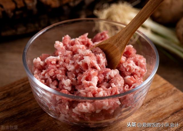 韭菜饺子肉馅怎么调好吃又嫩窍门（韭菜肉馅怎么调）(2)