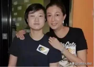 成龙私生女事件怎么回事（成龙被曝与空姐亲密合影）(34)