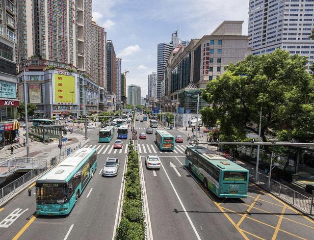 表示方向的英语词汇（学习英语单词寻路问路必备）(5)