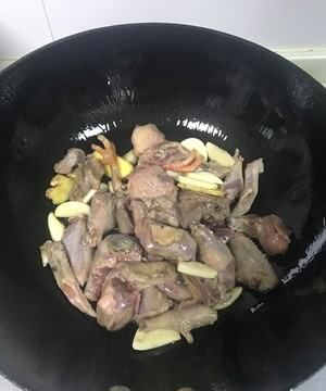 鸽子肉怎么炒的做法,炒鸽子肉怎么炒好吃图3