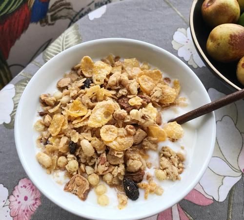 酸奶果粒麦片用开水冲好吃吗