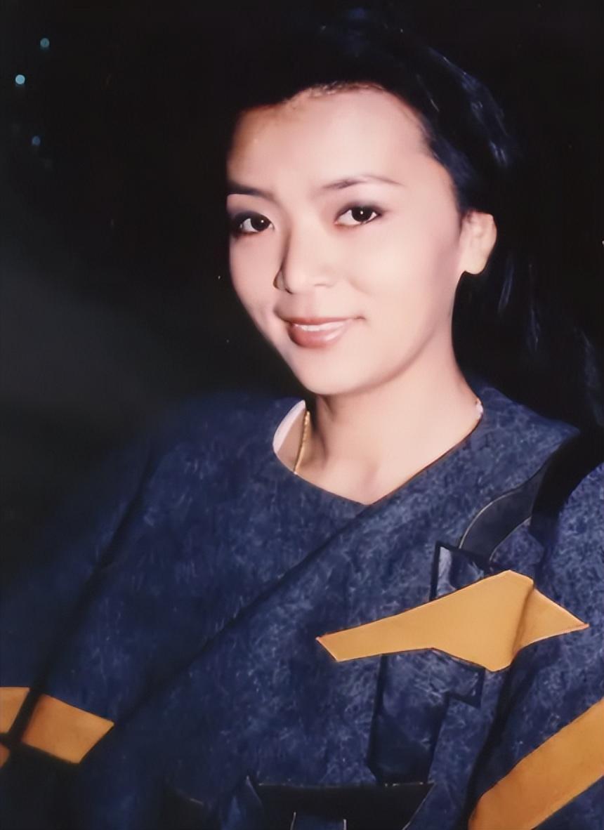 陈玉莲与周润发分手30年：他娶娇妻无儿女，她看破红尘皈依佛门