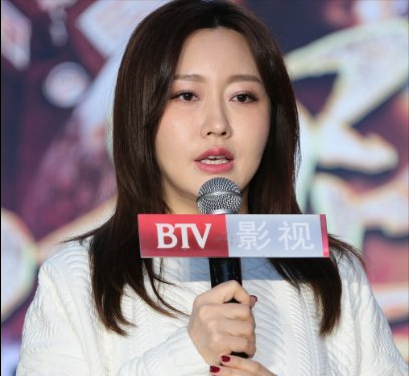 潘长江女儿潘阳30岁嫁给石磊成为总裁夫人，如今过得怎么样？