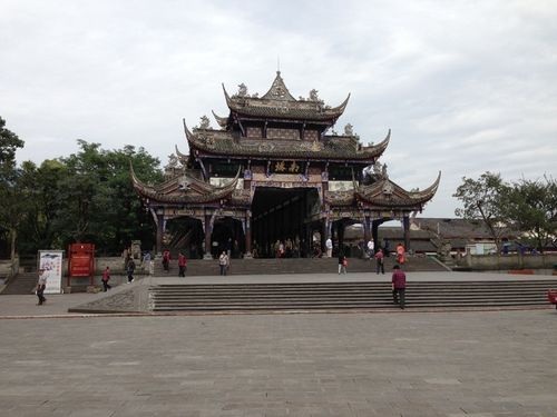 第一天：成都三环高速-都江堰-青城山-武侯祠-都江堰