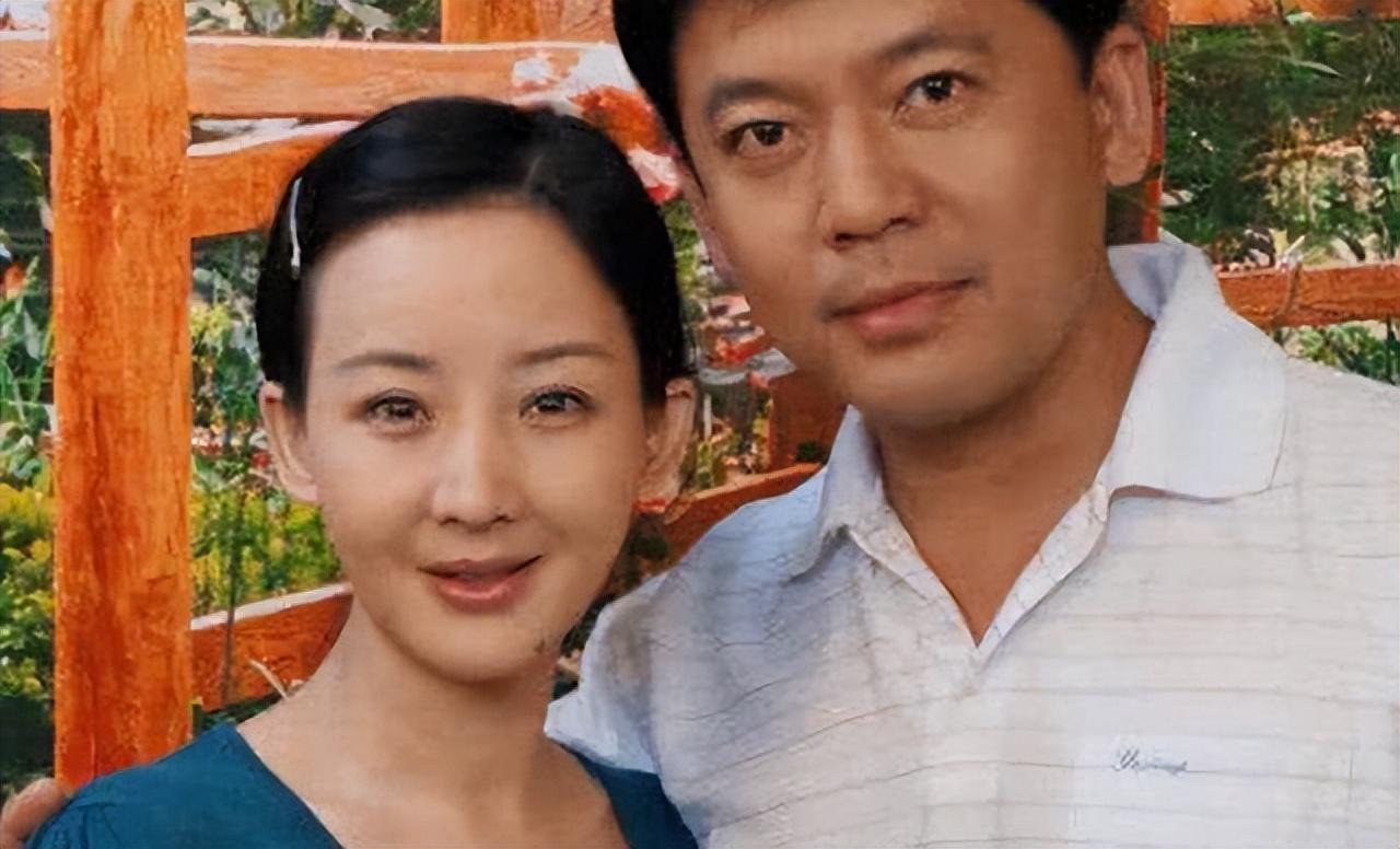 何政军老婆范雨个人资料简介图片（何政军和范雨结婚30年恩爱如初）