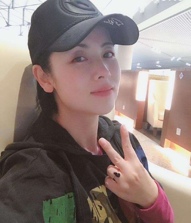 杨明娜个人资料简介（妖系美人杨明娜陷出轨疑云）