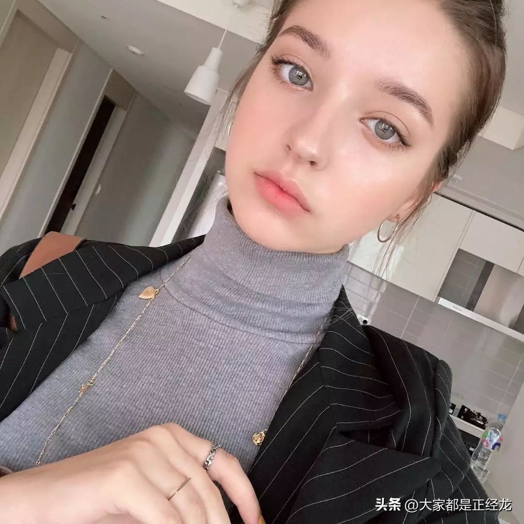 【ins推荐】爆红全网的天使级战斗民族自然美女Angelina Danilova