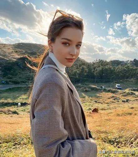 【ins推荐】爆红全网的天使级战斗民族自然美女Angelina Danilova