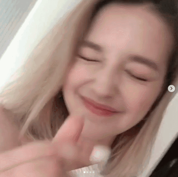 【ins推荐】爆红全网的天使级战斗民族自然美女Angelina Danilova