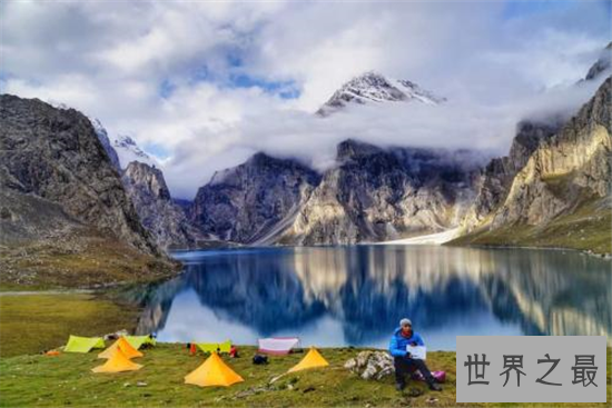 世界十大最美火山口湖泊，美丽的背后暗藏杀机