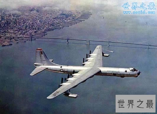 世界上最大的轰炸机，B-36轰炸机(可载2架战斗机)