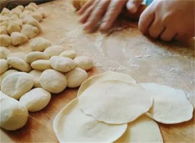 ​擀饺子皮制作方法 擀饺子皮的制作方法