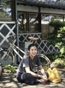 ​50岁蒙嘉慧现状：隐居日本农村，晒劈柴视频辟谣怀孕