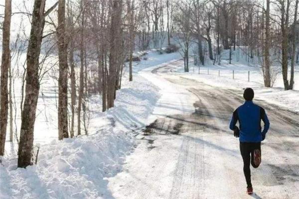 下雪天可以跑步吗 要注意安全