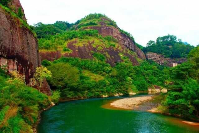 旅游中国十大名山排行：武夷山上榜，泰山居榜首  6