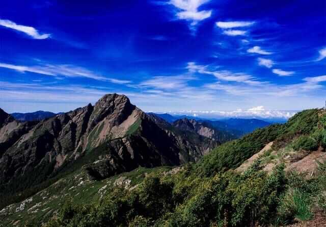 旅游中国十大名山排行：武夷山上榜，泰山居榜首  7