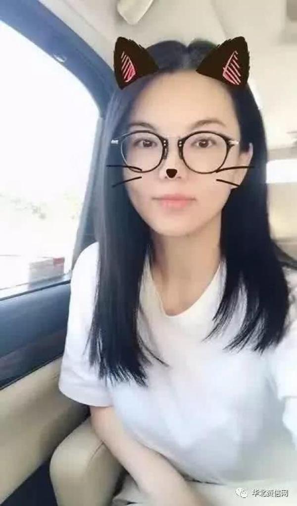 李湘女儿近照，9岁王诗龄长开了，告辞土头土脑，被妈妈装扮的超美！