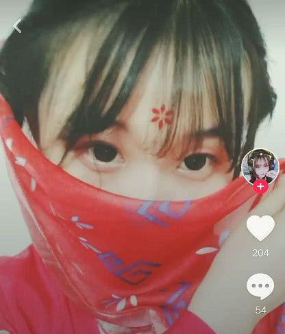 抖音“汉服小萝莉”爆火，在揭开面纱的一瞬间，众人为她疯狂！